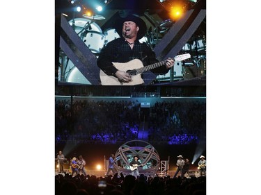 Country music singer Garth Brooks performs in concert at Rogers Place in Edmonton on Friday February 16, 2017. (PHOTO BY LARRY WONG/POSTMEDIA)
