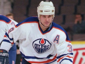 Edmonton Oilers centre Doug Weight in 1996.