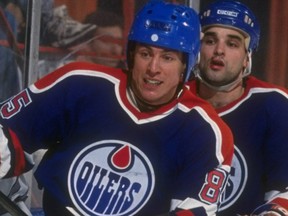 Edmonton Oilers forwards Petr Klima, left, and Joe Murphy in 1990.