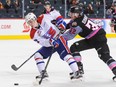 Kailer Yamamoto (left) in action vs. Calgary Hitmen in 2015.