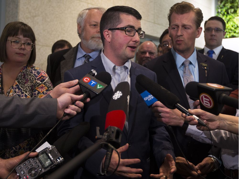 Ontario gas plant scandal investigator retained in deleted email probe