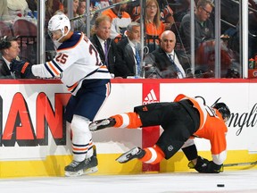 Edmonton Oilers v Philadelphia Flyers

PHILADELPHIA, PA - OCTOBER 21: Darnell Nurse #25 of the Edmonton Oilers upends Jori Lehtera #15 of the Philadelphia Flyers at the Wells Fargo Center on October 21, 2017 in Philadelphia, Pennsylvania. (Photo by Drew Hallowell/Getty Images)
Drew Hallowell, Getty Images