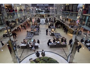 Throngs of people shop on the last Sunday before Christmas at West Edmonton Mall in Edmonton on Sunday, December 19, 2010. CODIE MCLACHLAN/EDMONTON SUN/QMI AGENCY