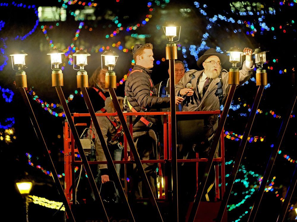 Legislature helps spread the light at 26th annual Hanukkah celebration