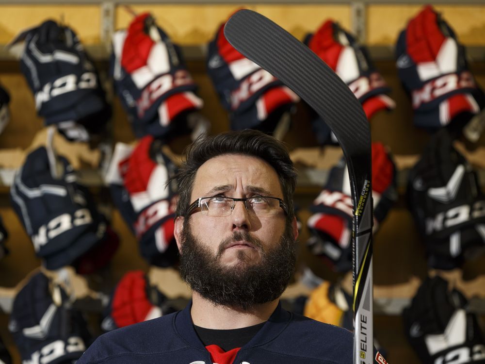 Can hockey players wear glasses? - PlayedOnIce