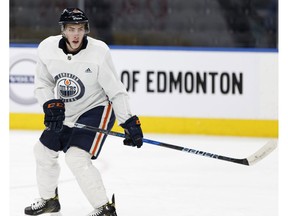 Ryan Nugent-Hopkins tales [art om drills during an Edmonton Oilers practice at Rogers Place in Edmonton on Friday, March 2, 2018. (Ian Kucerak)