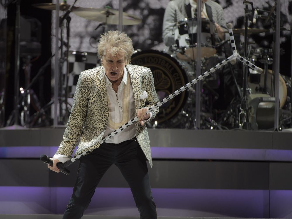 Review: 73-year-old Rod Stewart lands his time machine in Edmonton ...