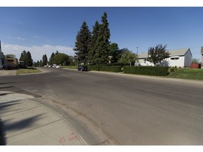 The Edmonton Police Service is investigating a suspicious death in the southeast neighbourhood of Gold Bar on Monday, May 28, 2018  in Edmonton. Southeast Division patrol officers responded to an area near 103 Avenue and 42 Street, at approximately 1 a.m, after receiving a 911 call from a resident in the area.   Upon arrival, officers were lead to the body of a male, which was found lying in some nearby bushes. Homicide Section detectives have been called out, and have since taken over the investigation. An autopsy has been scheduled for 10 a.m., Tuesday, May 29, 2018.   Greg  Southam / Postmedia