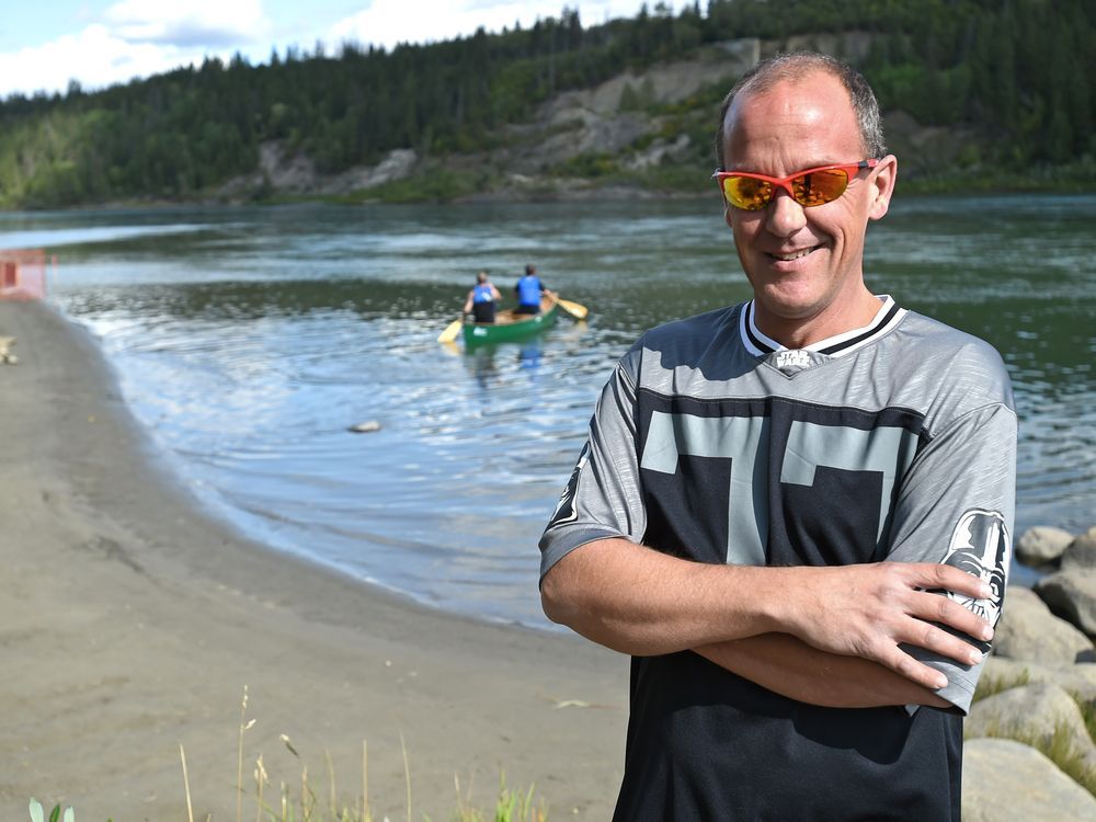 David Staples Our river valley, miles of beauty but no place to pee