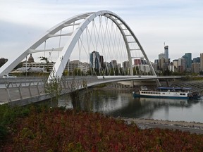 The Edmonton Queen Riverboat about to go under the Walterdale Bridge in Edmonton, September 6, 2018.