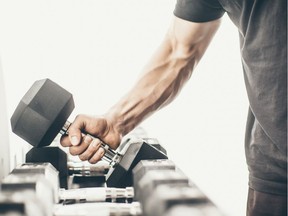 According to Paul Robinson, weight training offers the possibility of higher metabolism, a smaller waist, shapelier muscle, and increased strength.