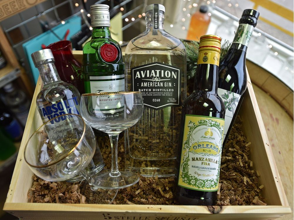 Christmas gift ideas In fine spirits w/ liquor themed Advent calendar