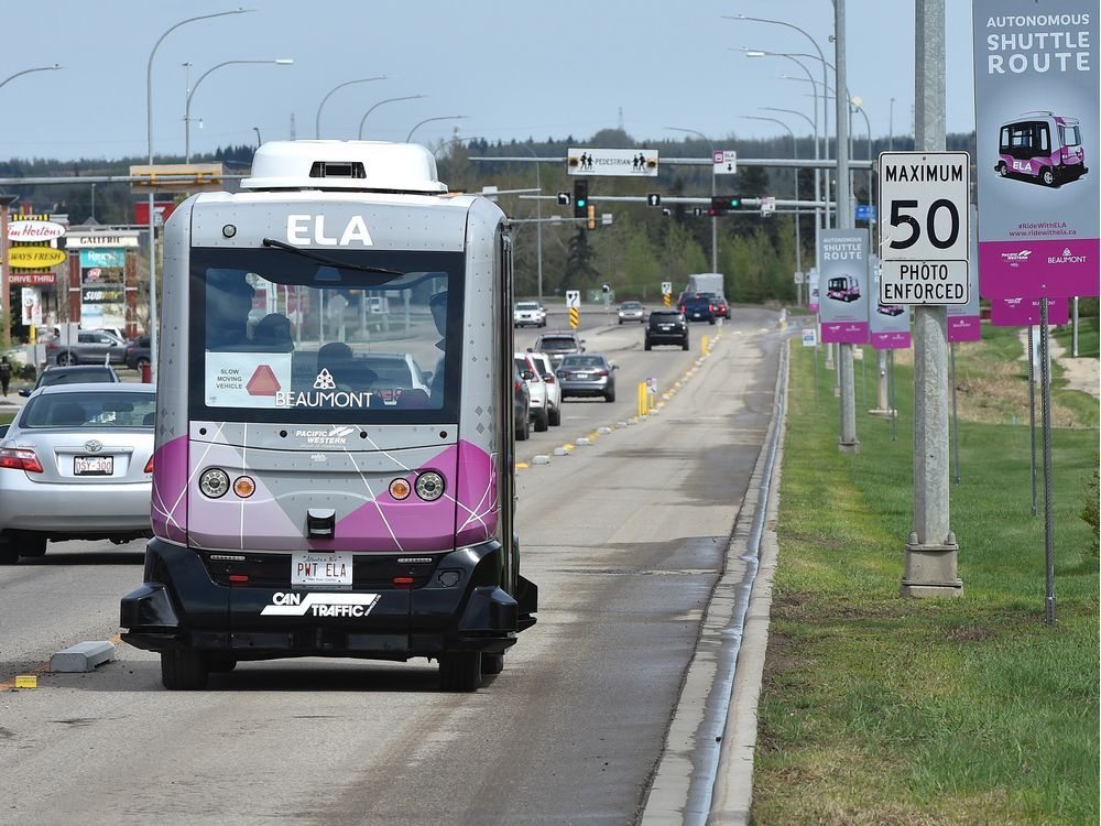 Canada s first self driving shuttle to pilot along pedestrians