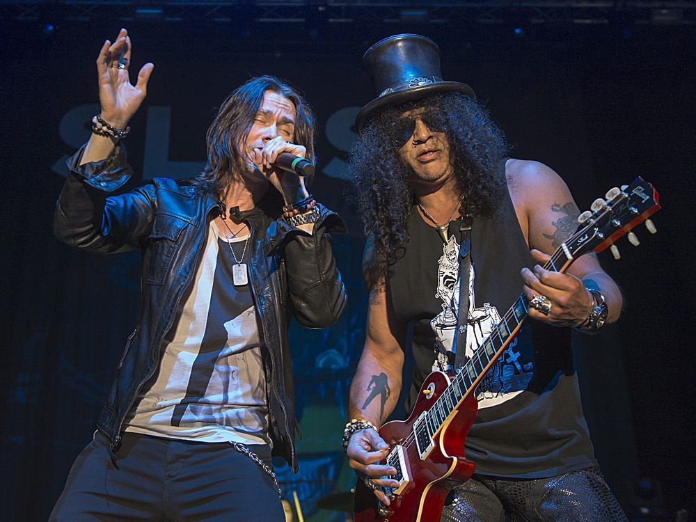 SLASH Is Working On 'Blues-Oriented' New Solo Album Featuring 'A Bunch Of  Different Singers' 