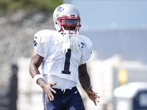 Patriots wide receiver Antonio Brown warms up during practice at Gillette Stadium in Foxborough, Mass., on Sept. 11, 2019.