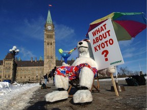 01/29/07 - Greenpeace activists and P. Bear were on Parliament Hill to ask Prime Minister Harper whether his government intends to meet Canada's commitments under the Kyoto Protocol in 2007.