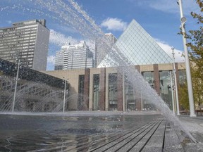 Paving and underground renewal construction outside Edmonton City Hall will go ahead despite pleas from some councillors to delay the project.