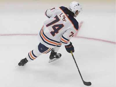 In honor of his Indigenous heritage, Ethan Bear will wear a jersey  displaying his name bar in Cree syllabics for the Oilers tonight. (Via…