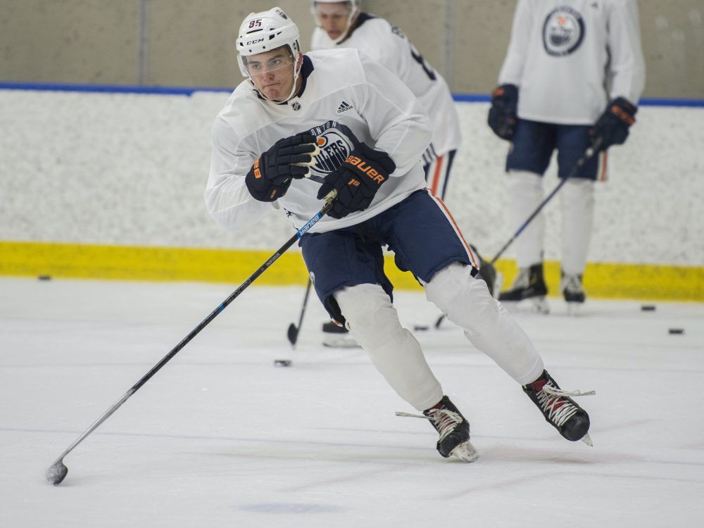 Dylan Holloway Signed-to-Entry-Level Contract With Edmonton Oilers