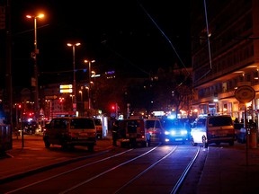 Polce blocks a street near Schwedenplatz square after a shooting in Vienna, Austria November 2, 2020. REUTERS/Leonhard Foeger ORG XMIT: GDN