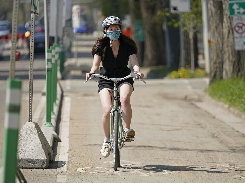 Edmonton may spend 170 million to build 100 km of bike lanes by