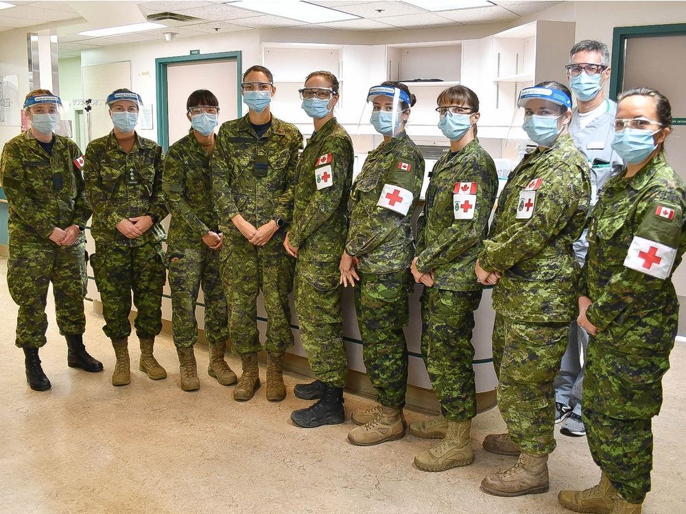 Canadian Forces Critical Care Nursing Officers &amp; a CAF Senior Nursing Officer are in Edmonton to help AHS in the fight against COVID-19. The nurses conducted an orientation session with AHS staff on Oct. 6, and will soon be providing care to critically ill patients. /twitter.com/AHS