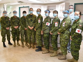 Canadian Forces Critical Care Nursing Officers & a CAF Senior Nursing Officer are in Edmonton to help AHS in the fight against COVID-19. The nurses conducted an orientation session with AHS staff on Oct. 6, and will soon be providing care to critically ill patients. /twitter.com/AHS