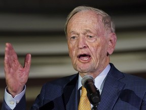 Former prime minister Jean Chretien introduces Liberal Leader Justin Trudeau at a campaign rally in Brampton, Ont., on Tuesday, Sept. 14, 2021.