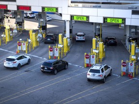 The Detroit-Windsor Tunnel border crossing wait times this morning were negligible.