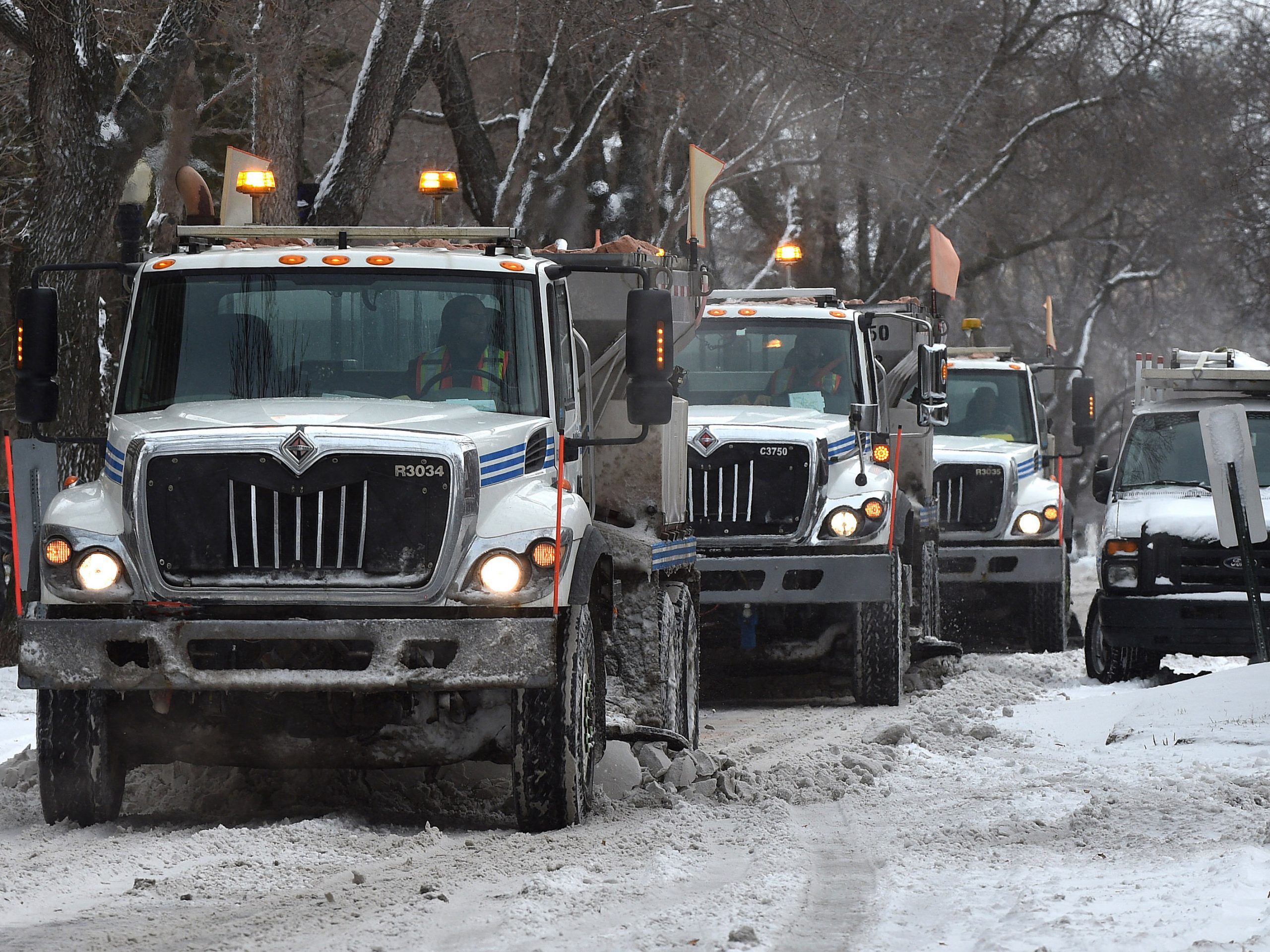 City Of Edmonton Lifts Parking Ban Saturday Night | Driving