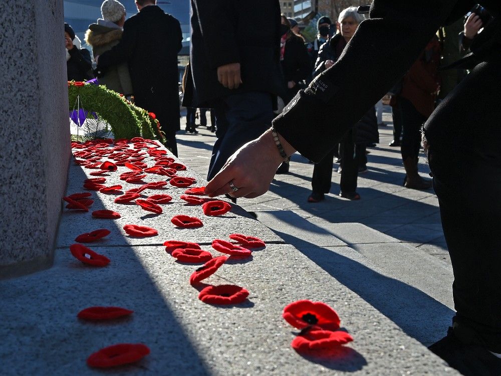 Hundreds attend Edmonton Remembrance Day ceremony honouring Canadians