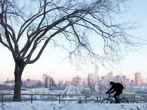 Looks over at the downtown Edmonton skyline, Friday Dec. 17, 2021. An extreme cold warning has been issued for the Edmonton region. With the windchill it felt like -33. Photo by David Bloom