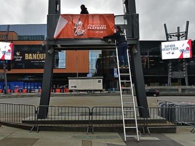 Oilers playoffs draw crowds to downtown Edmonton, helping to revitalize the  city's nightlife