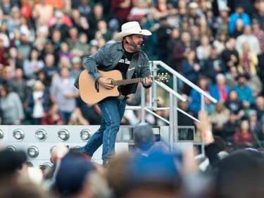 In photos: Garth Brooks dazzles concert goers in Edmonton | Edmonton ...