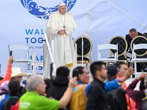 Pope Francis arrives to meet with Indigenous leaders at Muskwa Park in Maskwacis, Alberta, Canada, on July 25, 2022. - Pope Francis will make a historic personal apology Monday to Indigenous survivors of child abuse committed over decades at Catholic-run institutions in Canada, at the start of a week-long visit he has described as a 
