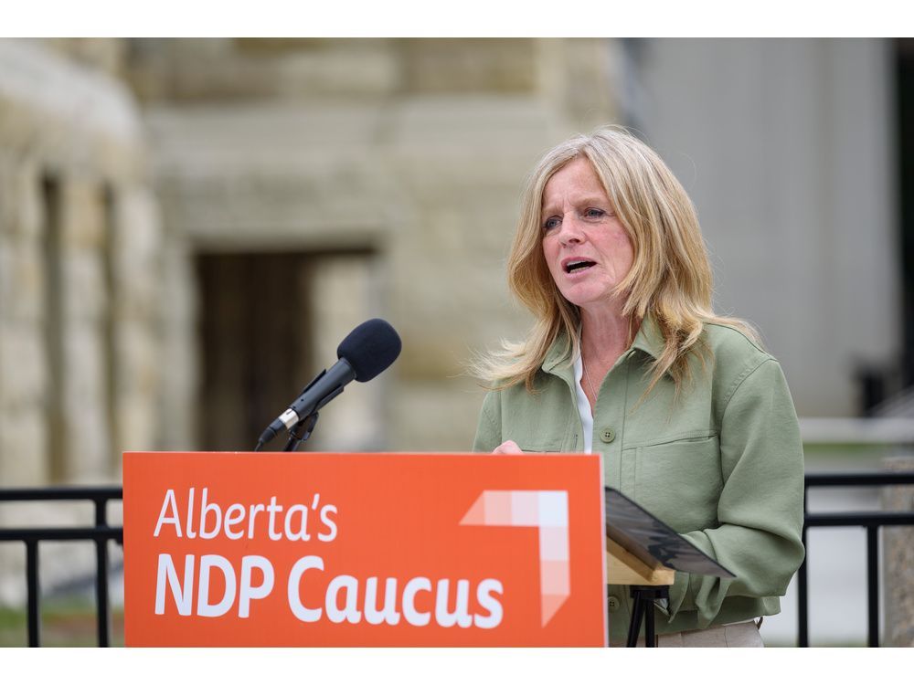 Notley introduces bill calling for new Alberta public health