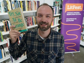 سيناقش المؤلف مايكل هينغستون كتابه الجديد حاول ألا تكون غريبًا: التاريخ الفضولي لمملكة ريدوندا في ليلة افتتاح LitFest ، 13 أكتوبر في مكتبة ستانلي ميلنر.