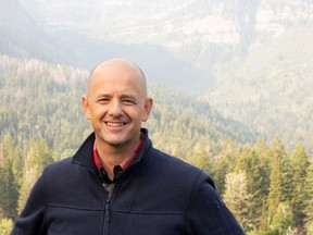 Evan McMullin, Independent candidate from Utah, is running for the U.S. Senate in the 2022 midterm elections. He promises not to caucus with either party,