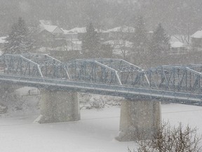 Edmonton Weather: A Very Foggy Friday Morning 4 The Dawson Bridge is visible through the snow on Tuesday, December 27, 2022. Edmonton is expected to receive about 4 centimeters of snow today.