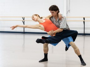 CREO Ballet Edmonton menghadirkan dua pemutaran perdana dunia akhir pekan ini CREO Ballet Edmonton menghadirkan dua pemutaran perdana dunia akhir pekan ini