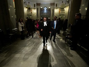 Ketua Dewan Legislatif Alberta Nathan Cooper dan Wakil Perdana Menteri Kaycee Madu mengambil bagian dalam perayaan Bulan Sejarah Kulit Hitam di Badan Legislatif Alberta di Edmonton, Selasa, 7 Februari 2023.