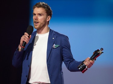Conner McDavid introduces Nickelback as they are inducted into The Canadian Music Hall Of Fame during the 2023 Juno Awards at Rogers Place in Edmonton, Monday March 13, 2023. Photo by David Bloom