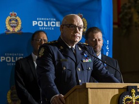 Polisi Edmonton mengadakan pembaruan sore setelah dua petugas tewas dalam tugas Polisi Edmonton mengadakan pembaruan sore setelah dua petugas tewas dalam tugas