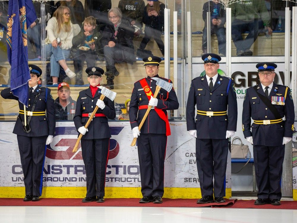 Spruce Grove hockey game honours fallen Edmonton police officer who