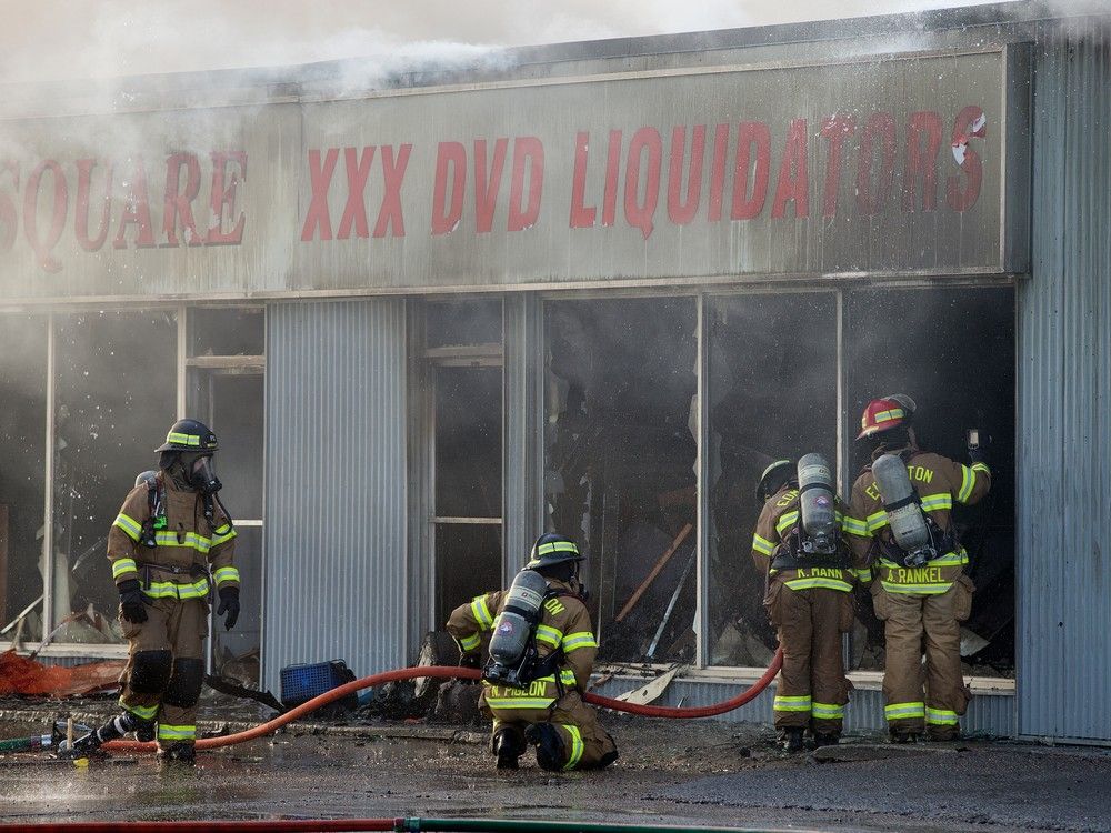 Xxxnxvideos - No more peep shows': Fire destroys west Edmonton XXX store | Edmonton  Journal