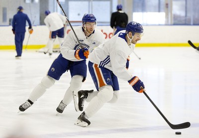BLOG: Oilers arrive early as captain's skates commence at Rogers