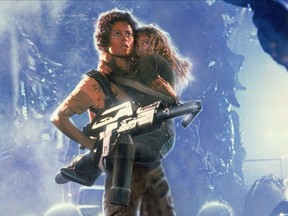 Sigourney Weaver - Aliens - Sky