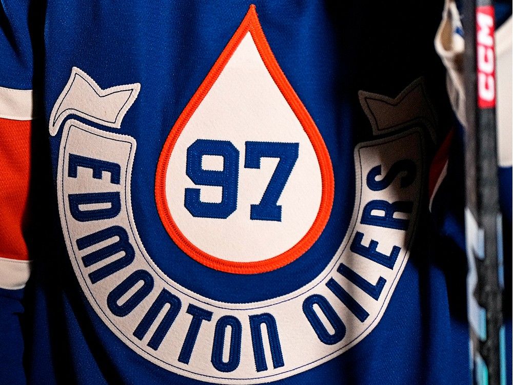 Edmonton Oilers: Game Table Light - The Fan-Brand – Fathead