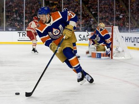 Oilers' Skinner to fly home after Kings game for birth of first child