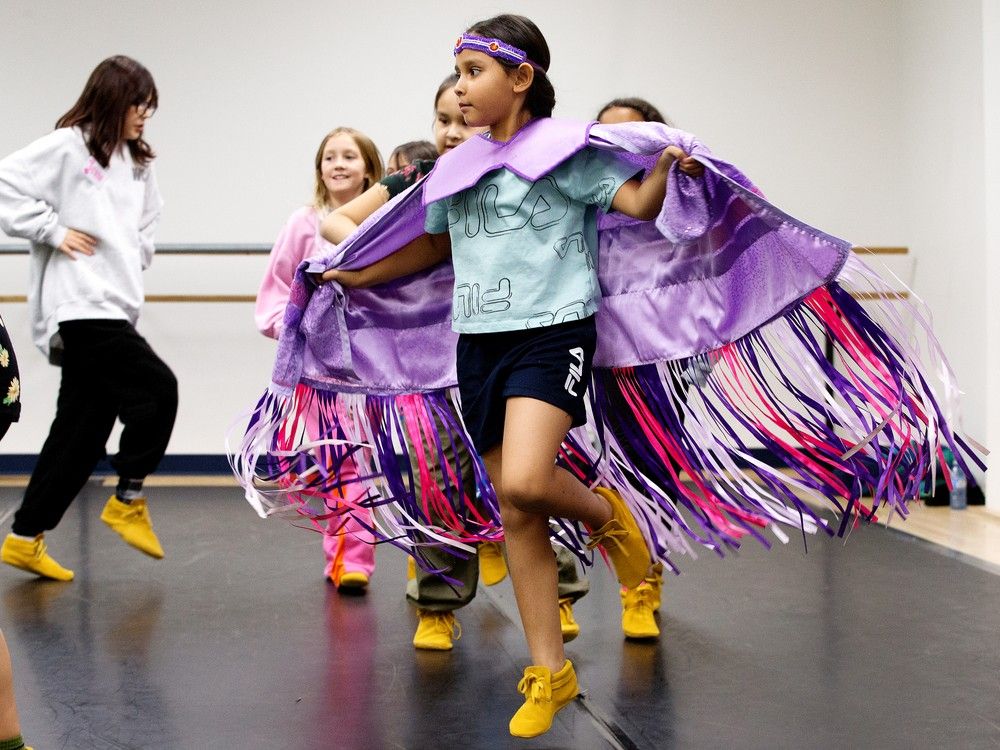 Powwow, ballet classes for Indigenous youth in Edmonton prove 'dance